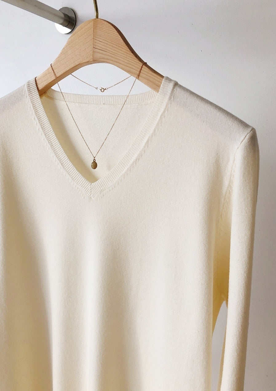 Daily V-Neck Knit Top