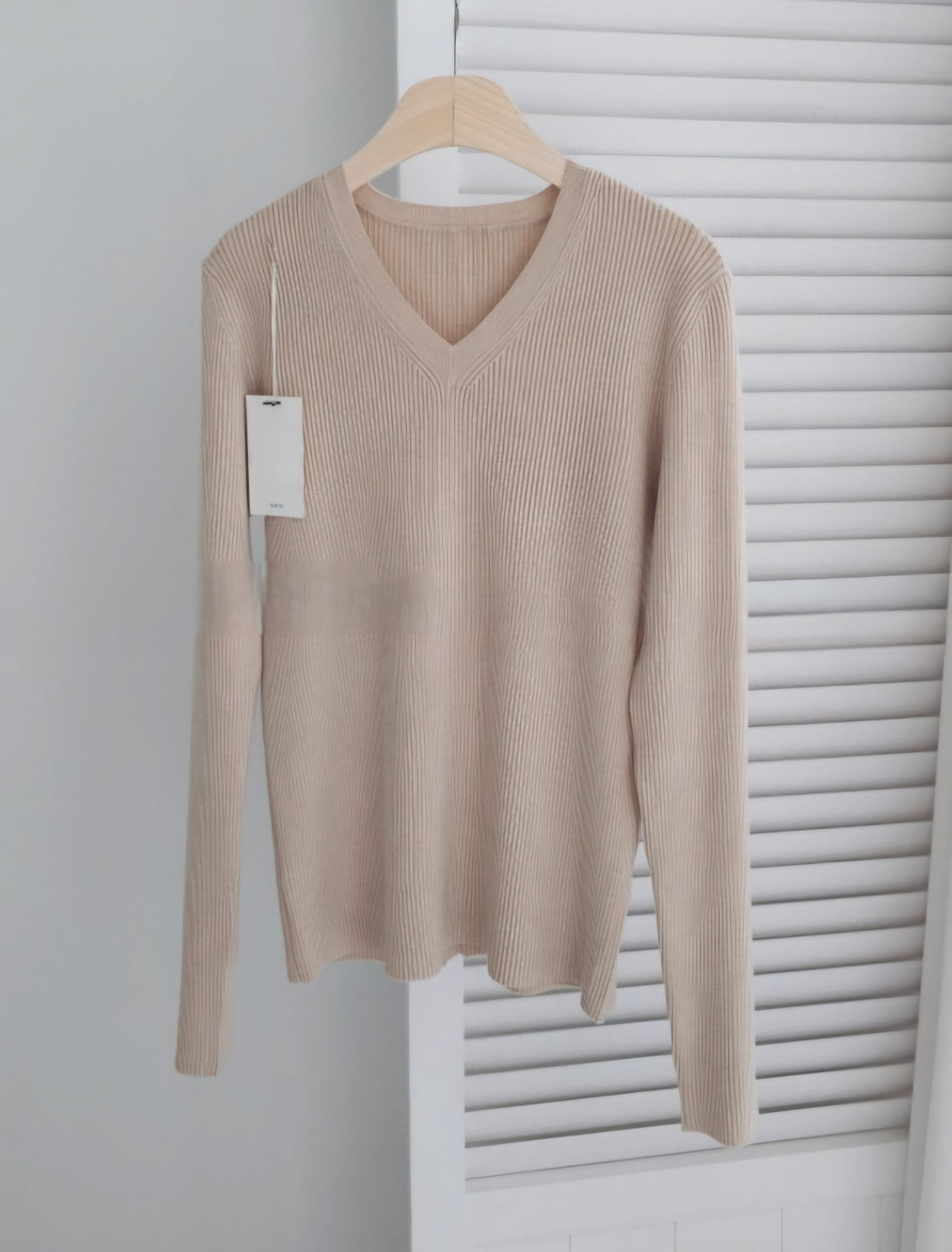 Extra Soft Spring V-Neck Ribbed Knit