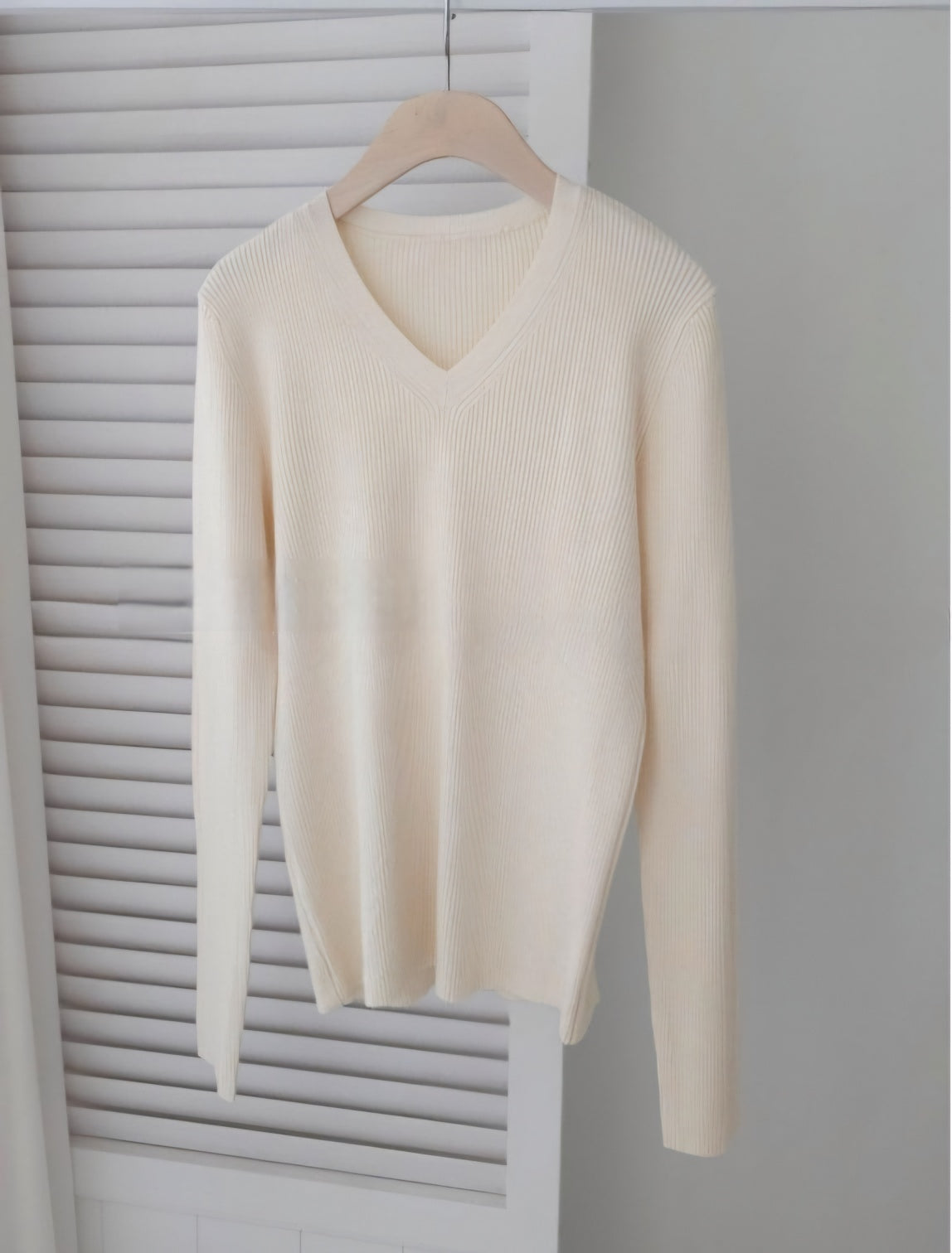 Extra Soft Spring V-Neck Ribbed Knit
