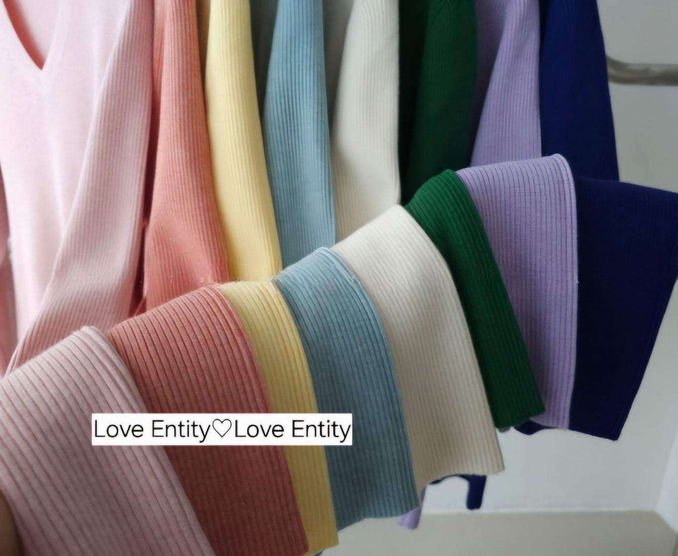 Extra Soft Spring V-Neck Ribbed Knit