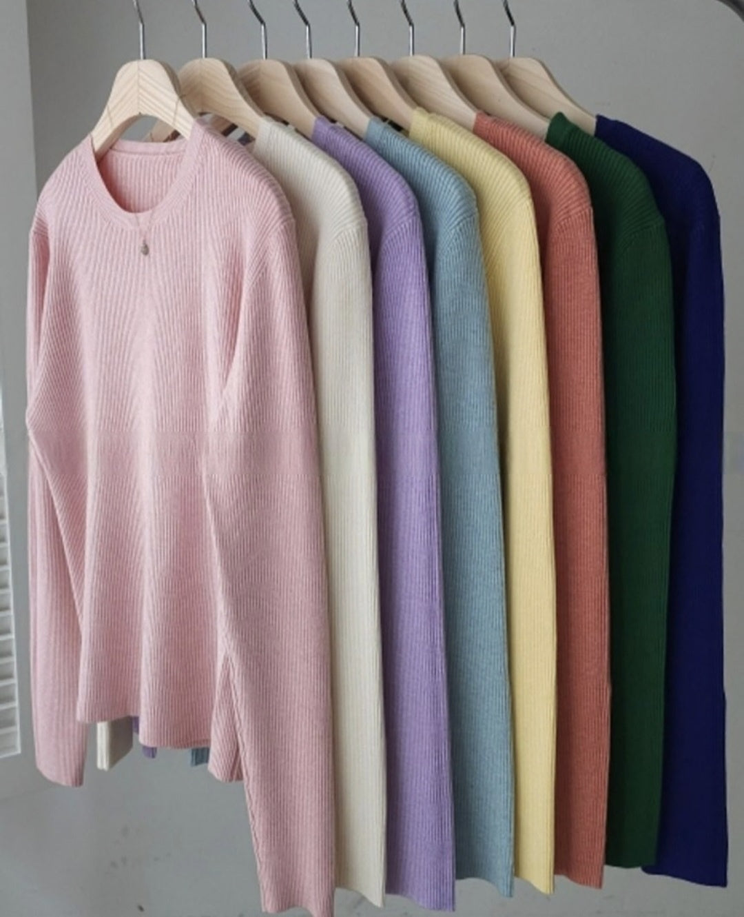 Extra Soft Spring Crew Neck Ribbed Knit