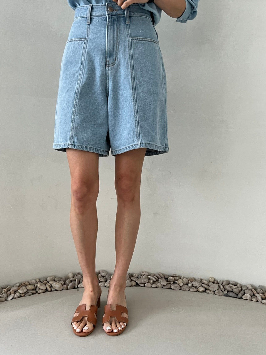 Slimming Cut-out Denim Short