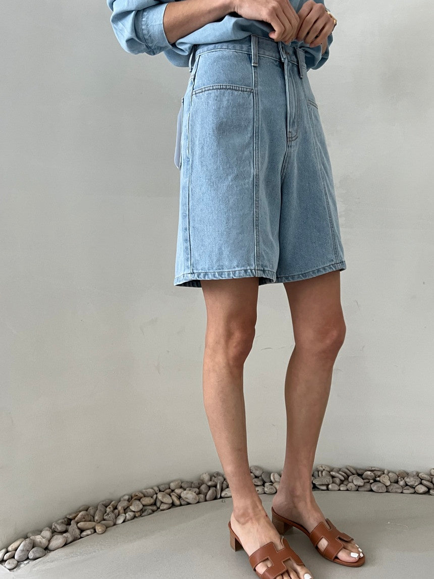Slimming Cut-out Denim Short