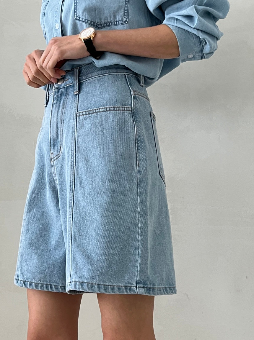 Slimming Cut-out Denim Short
