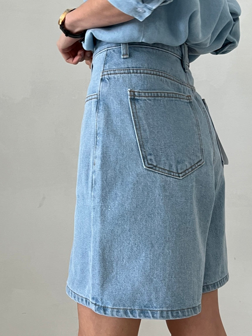 Slimming Cut-out Denim Short