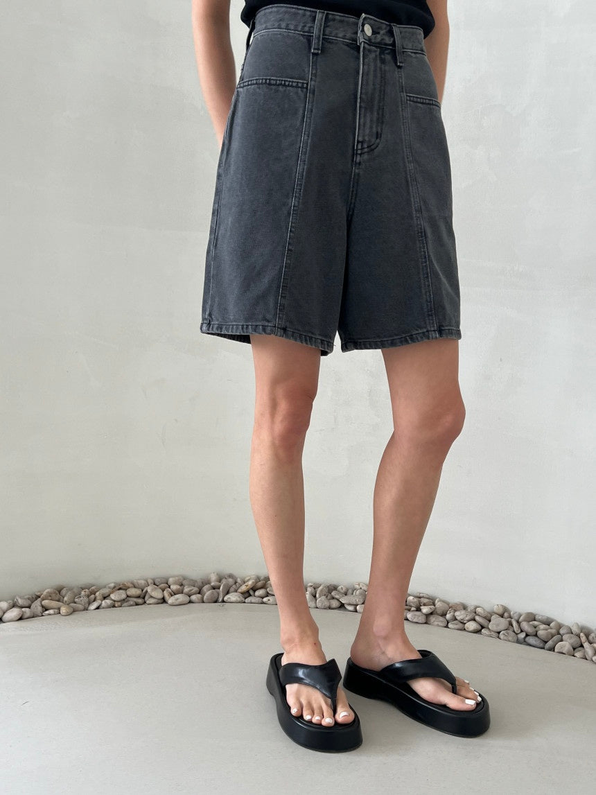 Slimming Cut-out Denim Short