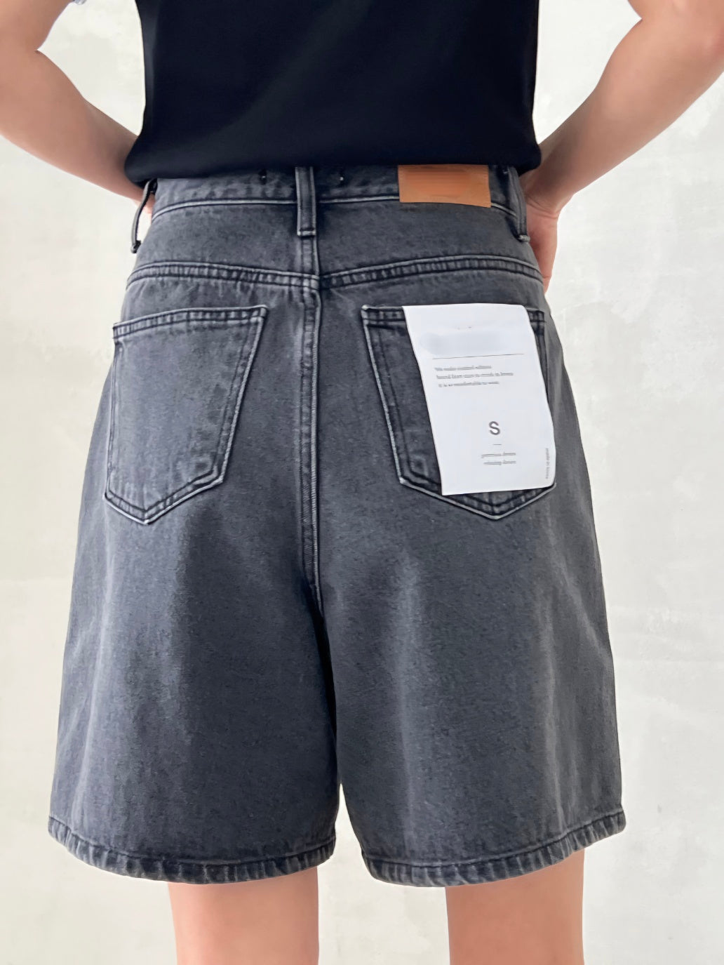 Slimming Cut-out Denim Short