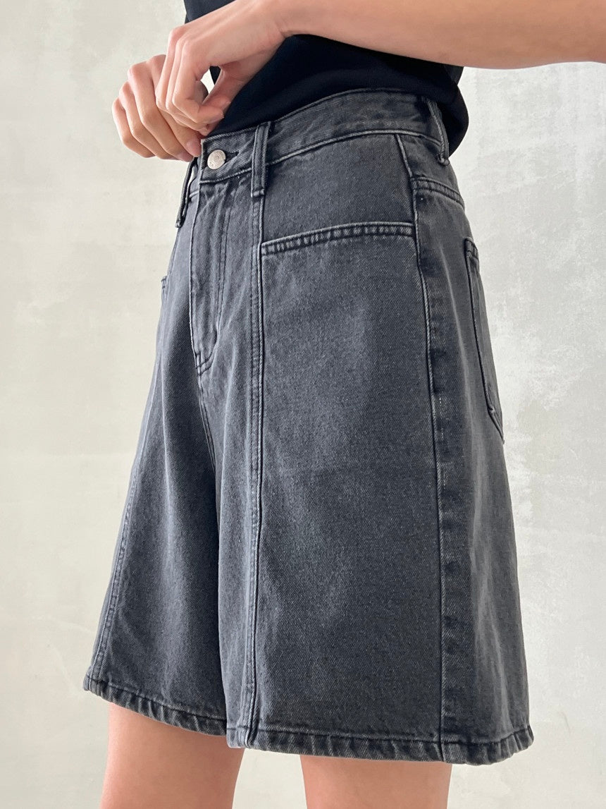 Slimming Cut-out Denim Short
