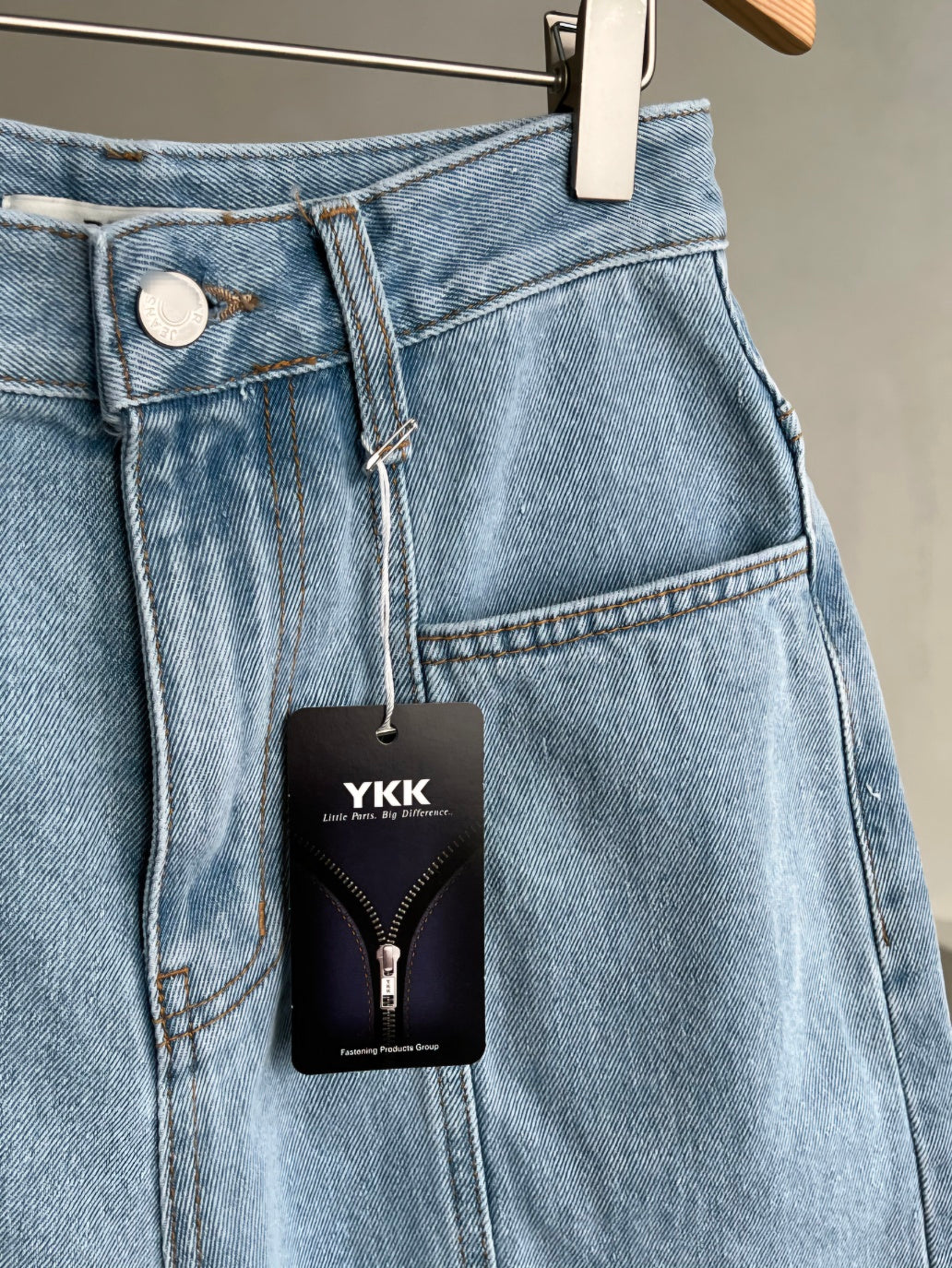 Slimming Cut-out Denim Short