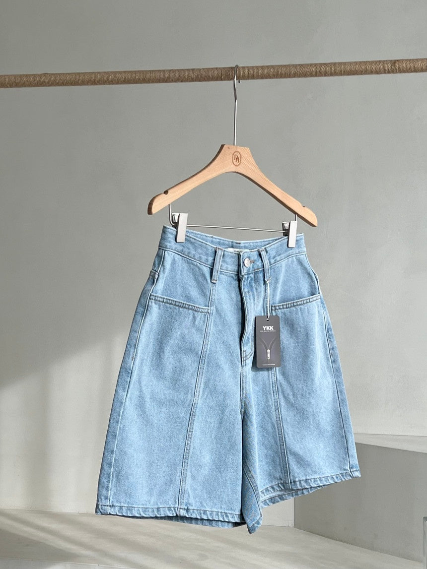 Slimming Cut-out Denim Short