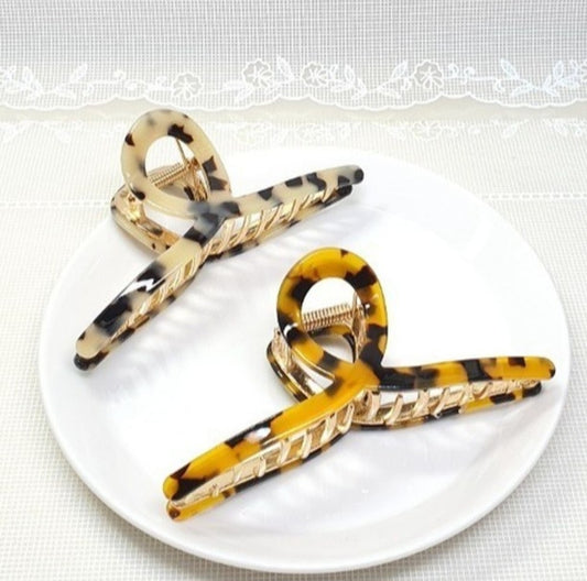 Leopard Acetate Cross Hair Claw