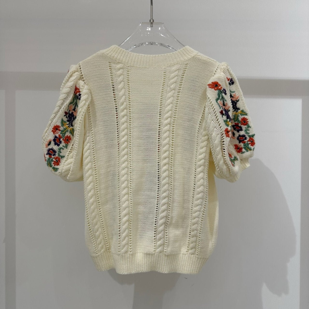 Embroidery Puff Knit